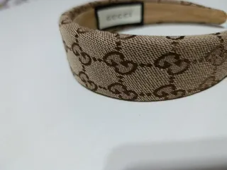 Diadema Gucci GG Monogram Beige Marrón