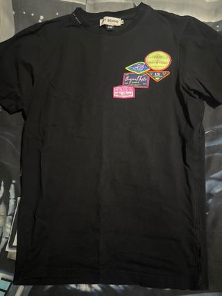 Camiseta MY BRAND negra con parches 
