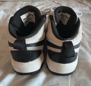 Nike Team Hustle D 8 Zapatillas Niños