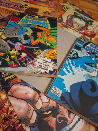 Lote de cómics de distintos personajes y editorial