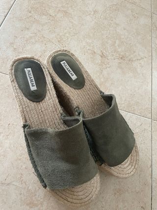 Sandalias Pull&Bear verde oliva