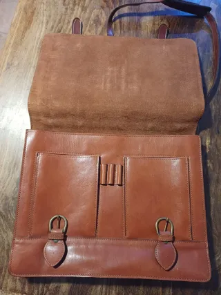 Bolso cartera de piel marrón