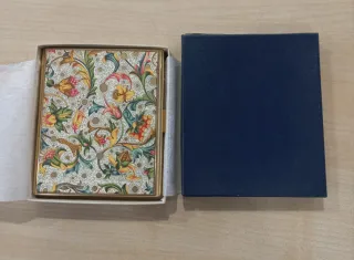 Portasigarette con fantasia floreale