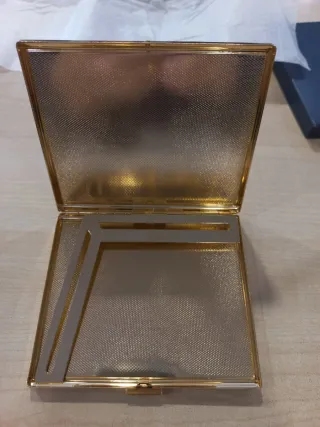 Portasigarette con fantasia floreale