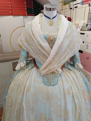 Traje de Fallera y Aderezo a estrenar 