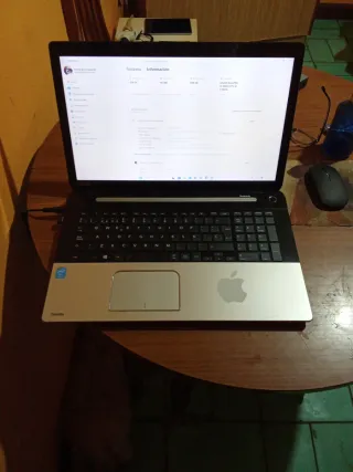 Toshiba Satellite L70-B-119 Portátil