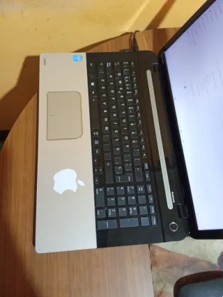Toshiba Satellite L70-B-119 Portátil