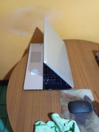 Toshiba Satellite L70-B-119 Portátil