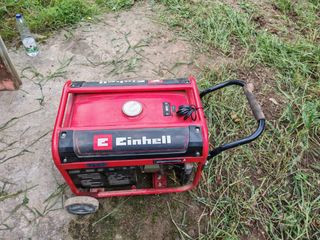 Generador Einhell Rojo. Zona de Zumaia Guipúzcoa.