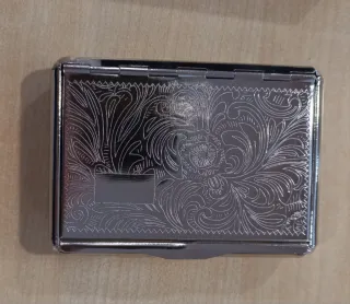 Portatabacco finamente inciso