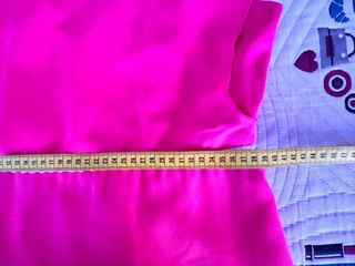 Precioso vestido de fiesta rosa con volantes