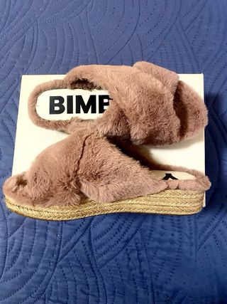 BIMBA Y LOLA Chanclas Marrones Peludas