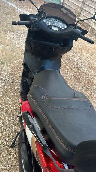Yamaha Xmax 2010
250cc
