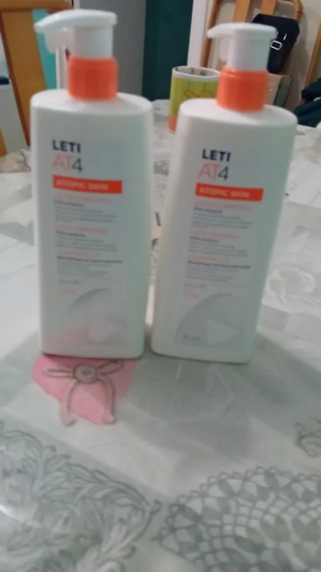 2 LETI AT4 Champú Piel Atópica