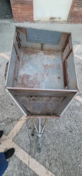 Remolque de carga con portaequipajes