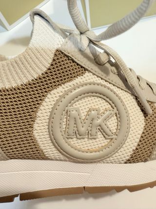 Zapatillas Michael Kors Beige y Marrón