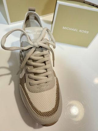 Zapatillas Michael Kors Beige y Marrón