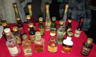 Lotto 20 bottigliette mignon da collezione