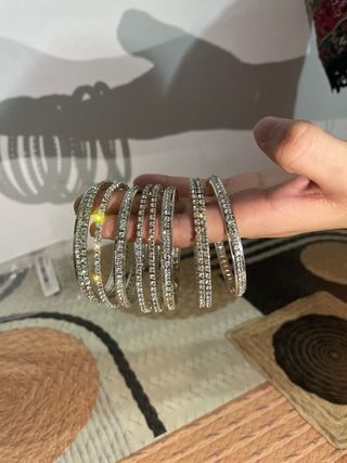 Pulsera de joyería plateada con diamantes