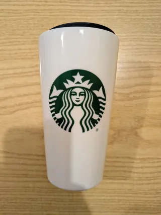 Tazza Starbucks in ceramica bianca