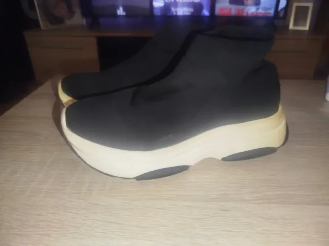 Stivali con plateau in neoprene neri e beige