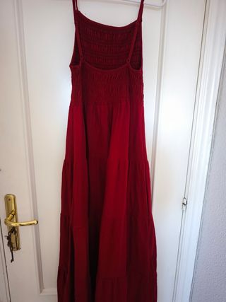 Vestido rojo fruncido largo