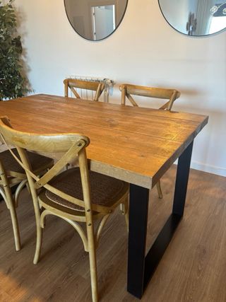 Conjunto mesa y 4 sillas comedor madera