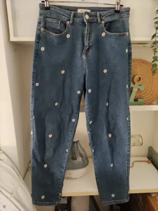 Pantalón vaquero Slowlove flores bordadas