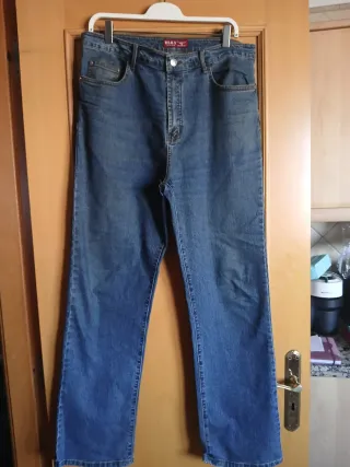 Pantalón vaquero caballero MAX