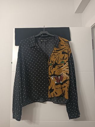 Camisa Zara Estampada Tigre y Lunares Talla L