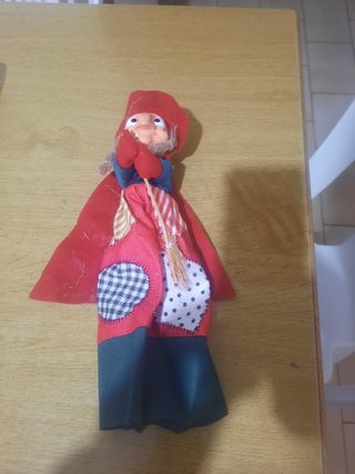 Befana con cappello rosso
