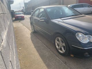 Mercedes-Benz Clase C 2005