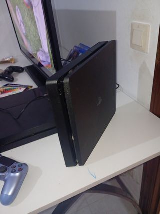 Consola PS4 Negra + Mando