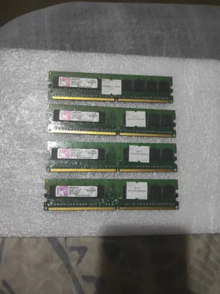 4 Tarjetas RAM Kingston DDR2 512MB