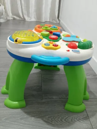 Mesa infantil Chicco con luces y sonidos