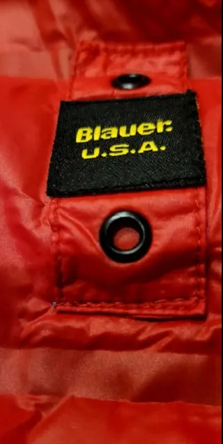 Abrigo Blauer Plumas Talla S con gorro 
 