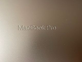 Tapa MacBook Pro 14” A2779 Md. 2023
ORIGINAL