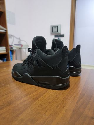Jordan 4 black