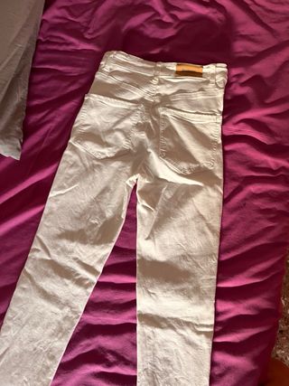 Pantalones vaqueros blancos