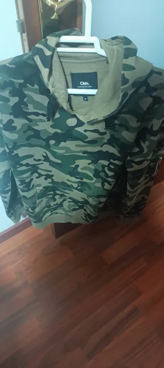Sudadera Clockhouse C&A Camuflaje Talla M