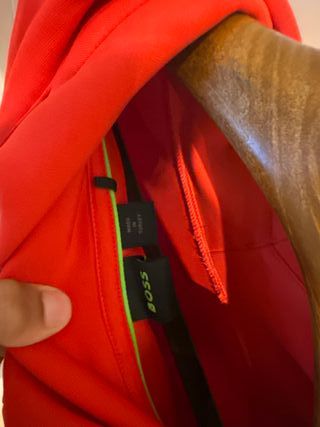Sudadera Boss Roja.