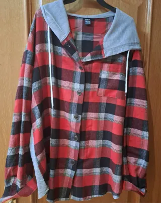 Sobrecamisa de cuadros con capucha