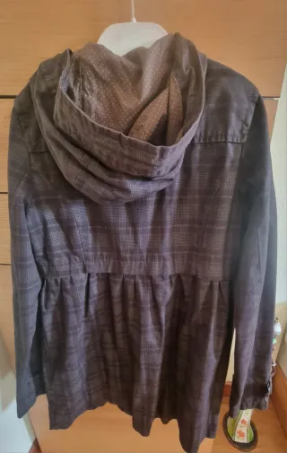 Gabardina cuadros Bershka M