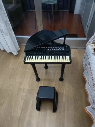 Piano de cola infantil negro