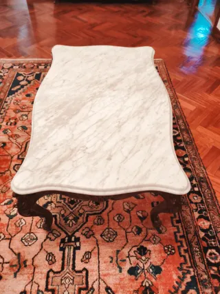 Mesa auxiliar mármol y madera
