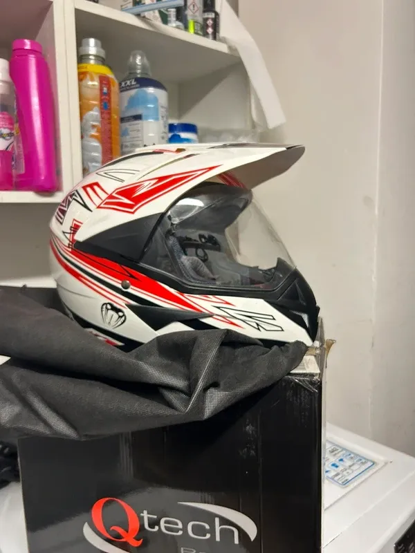 Casco moto Qtech bianco e rosso