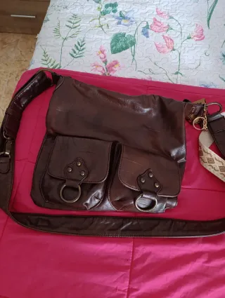Bolso de piel marrón