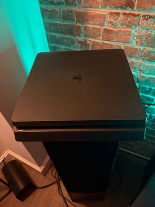 Consola PS4 Slim Negra Sony