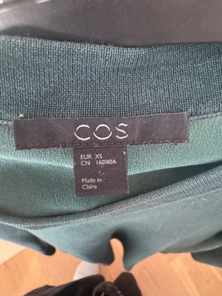 Camiseta COS verde manga larga Talla M
