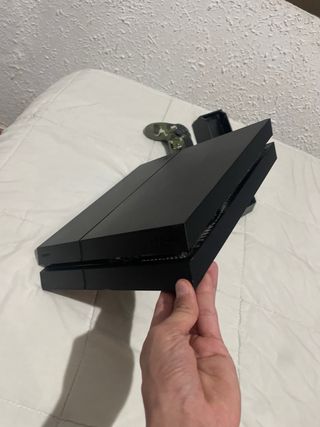 PS4 1TB + Mando Camuflado y Soporte